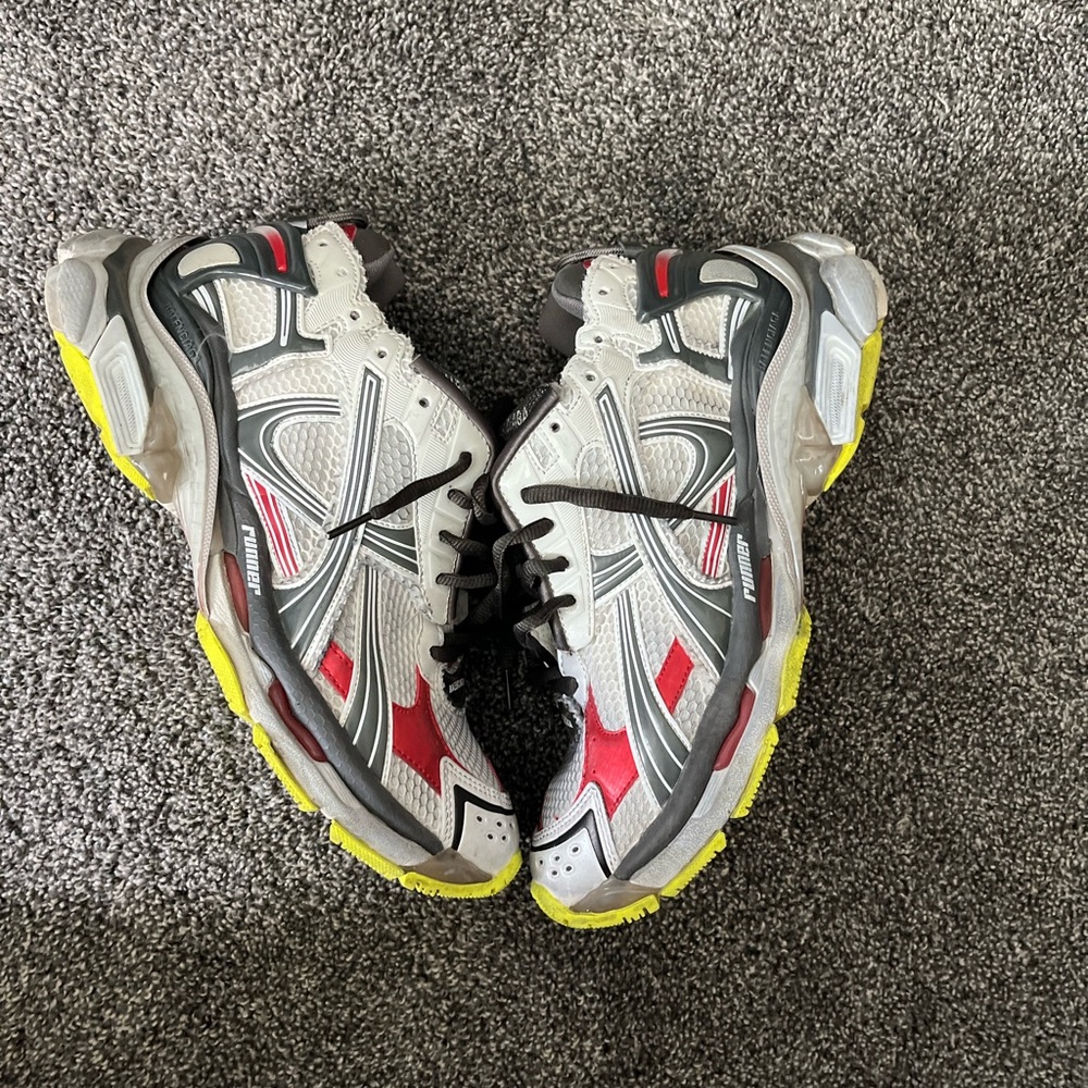 Balenciaga Runners size 10!